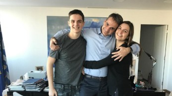 Πάρτυ γενεθλίων στο Μαξίμου: Τα 54 κλείνει ο πρωθυπουργός