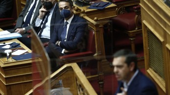«Ανήκω σημαίνει είμαι»: Το σκληρό μάθημα Μητσοτάκη σε Τσίπρα