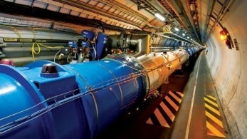 Το CERN σταματά τη συνεργασία με τη Ρωσία