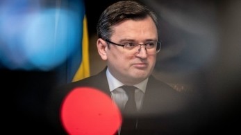 Κουλέμπα προς Δύση: “Δώστε μας τα απαραίτητα όπλα να νικήσουμε τον Πούτιν”