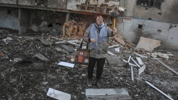 Αμείωτες οι ρωσικές επιθέσεις: Εκρήξεις σε Λβιβ και Κίεβο-Σθεναρή αντίσταση των Ουκρανών