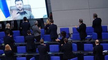 Στην Μπούντεσταγκ μίλησε ο Ζελένσκι: Γκρεμίστε το νέο τείχος στην Ευρώπη