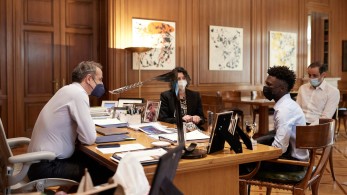 Ο πρωθυπουργός συναντήθηκε με τον Σαιντού Καμαρά -«Ελπίζω να κάνεις την Ελλάδα δεύτερη πατρίδα σου»