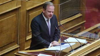 Καραμανλής κατά ΣΥΡΙΖΑ: Στην αριστερά έχετε πολύ καλή σχέση με τα παραμύθια