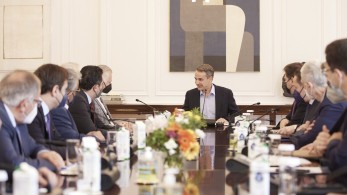 Σύσκεψη Μητσοτάκη με δημάρχους της Δυτ. Αττικής: «Εκκρεμότητες δεκαετιών έχουν πάρει το δρόμο τους»