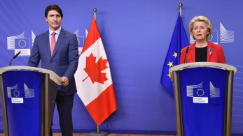 Ούρσουλα και Τριντό κατά Πούτιν: Ανευ προηγουμένου επίθεση στις δημοκρατικές αρχές