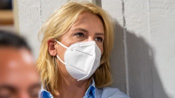 Να… δραπετεύσει στην Ευρώπη θέλει η Δούρου