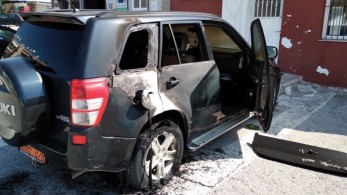 Θεσσαλονίκη: Άγνωστοι έβαλαν φωτιά στο αυτοκίνητο του δημάρχου Παύλου Μελά
