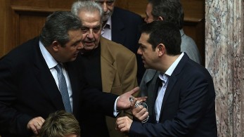 Όταν οι Τσιπροκαμμένοι “χάιδευαν” τους χρυσαυγίτες