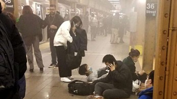 Ν. Υόρκη: Τουλάχιστον 16 οι τραυματίες από πυροβολισμούς στο Μετρό