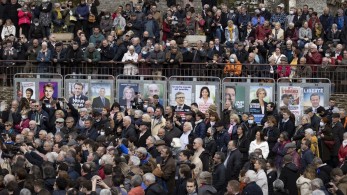 Γαλλικές προεδρικές εκλογές: Προς τα αριστερά κοιτάζουν Μακρόν και Λεπέν
