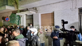 «Κρεμάστε την»: Ισχυρές αστυνομικές δυνάμεις στο σπίτι της Ρούλας Πισπιρίγκου