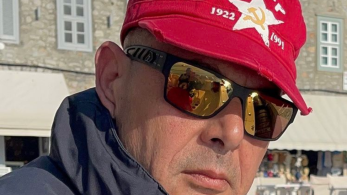 Πάνος Καμμένος: Νέα φωτογραφία με καπέλο της ΕΣΣΔ και μιλάει για ειρήνη