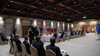 Συνεχίζονται οι διαπραγματεύσεις Κιέβου και Μόσχας-Πρόοδο στην Κωνσταντινούπολη διαπίστωσε ο Λαβρόφ