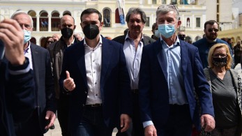 Πρόωρο πρωταπριλιάτικο η «κοσμοσυρροή» για τον Αλέξη Τσίπρα (pic)