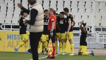 Super League 1, play offs: Ο Άρης «μάδησε» την ΑΕΚ