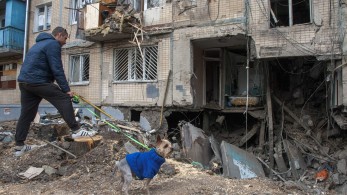 Ουκρανία: Ρωσικό σφυροκόπημα με νεκρούς στο Χάρκοβο-Θα πάρουμε το Κίεβο, λέει ο Καντίροφ