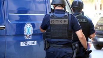 Συνελήφθησαν δύο άτομα στο Ζεφύρι, που πυροβολούσαν στον αέρα