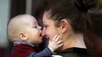 ΠΟΥ: Να μπει τέλος στο εκμεταλλευτικό marketing βρεφικών προϊόντων μέσω social media