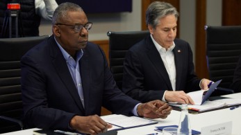 Οι ΗΠΑ και με τα δύο πόδια στον πόλεμο στην Ουκρανία