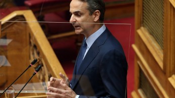 “Ξεμπρόστιασε” τον Τσίπρα ο Μητσοτάκης: Επιζήμια η υποκρισία ΣΥΡΙΖΑ