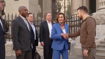 Ουκρανία: Στο Κίεβο η Νάνσι Πελόζι – Συναντήθηκε με τον Ζελένσκι