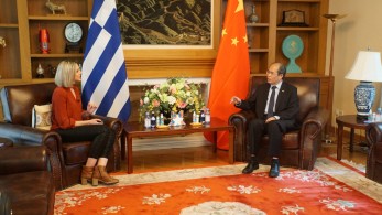 Κινέζος Πρέσβης: Δεν υπάρχουν πληροφορίες για νέο στέλεχος κορωνοϊού στη Σαγκάη