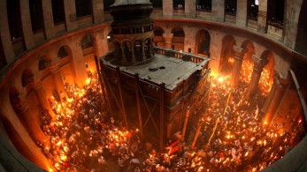 Άγιο Φως: Με καθυστέρηση η άφιξή του στην Ελλάδα
