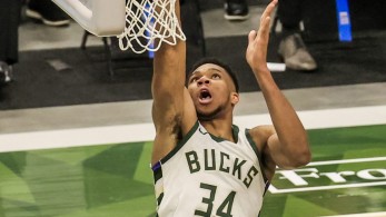 Αντετοκούνμπο: “Έχω μάθει να ζω με τα ποσοστά μου στις βολές”