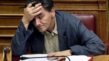 Καυγάς Τσακαλώτου-ΚΙΝΑΛ για τα «μάτια» του Μακρόν