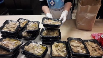 Εορταστικά γεύματα σε οικογένειες και άστεγους και πασχαλινά δώρα στα παιδιά από τον Δήμο Αθηναίων