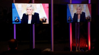 Η εργατική τάξη φλερτάρει με τη Λεπέν