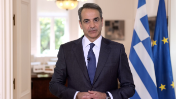 Δυναμική παρέμβαση του πρωθυπουργού: Αναστέλλεται η ρήτρα αναπροσαρμογής – Επιστρέφεται το 60% των χρεώσεων