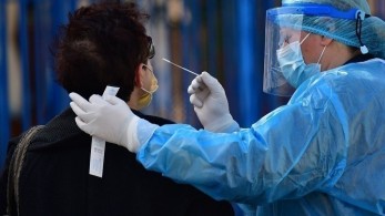 Κορωνοϊός: 10.005 νέα κρούσματα, 46 θάνατοι, 298  διασωληνωμένοι