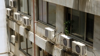 «Κόφτης» στα κλιματιστικά: Το κυβερνητικό σχέδιο