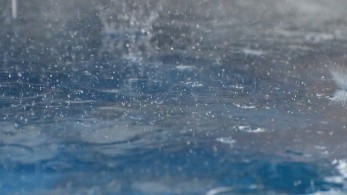 Ο καιρός την Κυριακή: Καταιγίδες και χαλάζι