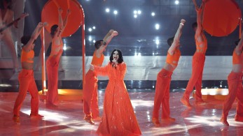 Eurovision: Η συγκινητική έναρξη με τον αντιπολεμικό ύμνο και τις καθηλωτικές ερμηνείες