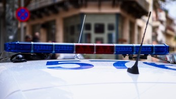 Αγρια δολοφονία στη Χίο: Εσφαξε το φίλο του για την τιμή της συντρόφου του