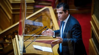 Πλεύρης: Οι έρευνες δεν συνδέουν τα εμβόλια με την περικαρδίτιδα
