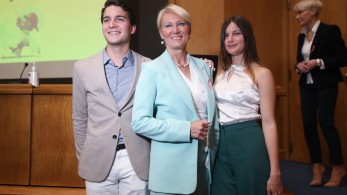 Τα δίδυμα του Κώστα Καραμανλή και της Νατάσας Παζαΐτη μεγάλωσαν και εντυπωσιάζουν