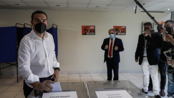 Ο Αλέξης μόνος του στις κάλπες