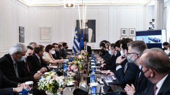 Γέμισε ξανά αυτοκίνητα η Ηρώδου Αττικού