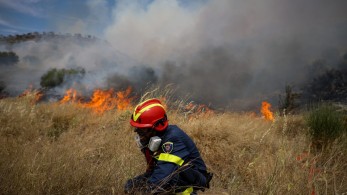 Στη μάχη κατά της φωτιάς στη Βούλα και η ΕΛΑΣ