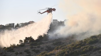Φωτιά στον Κουβαρά: Υπό μερικό έλεγχο