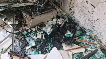 Την πάτησαν! Οι ληστές του ΑΤΜ της Τράπεζας Πειραιώς έφυγαν με βαμμένα και άχρηστα χαρτονομίσματα