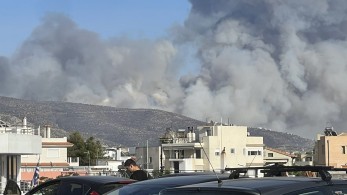 Πανόραμα Βούλας: Κλειστοί δρόμοι λόγω της φωτιάς
