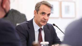 Προ των ευθυνών του ο ΣΥΡΙΖΑ-Μητσοτάκης: Βιβλιοθήκη ή βαριοπούλα;