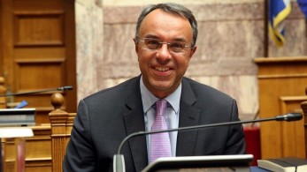 Χαμόγελα για τον Σταϊκούρα