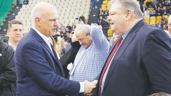 Αμηχανία για Βενιζέλο-Παπανδρέου