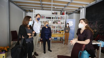 Παιδικές αγκαλιές για την εκπρόσωπο του ΟΗΕ σε δομές ασυνόδευτων ανηλίκων